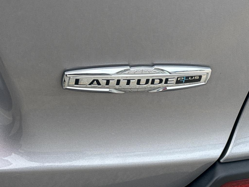 used 2020 Jeep Cherokee car, priced at $18,995