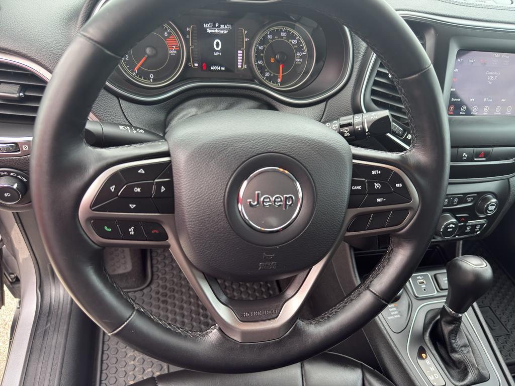 used 2020 Jeep Cherokee car, priced at $18,995