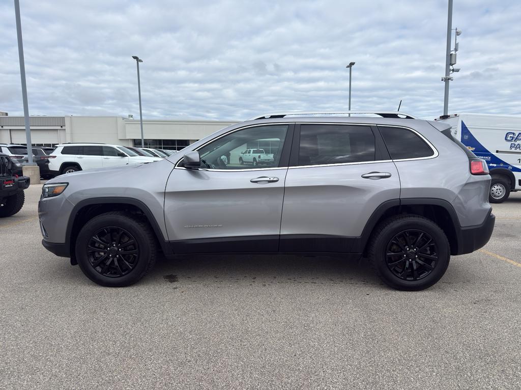 used 2020 Jeep Cherokee car, priced at $18,995