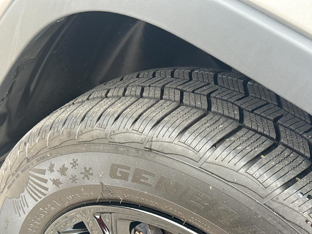 used 2020 Jeep Cherokee car, priced at $18,995