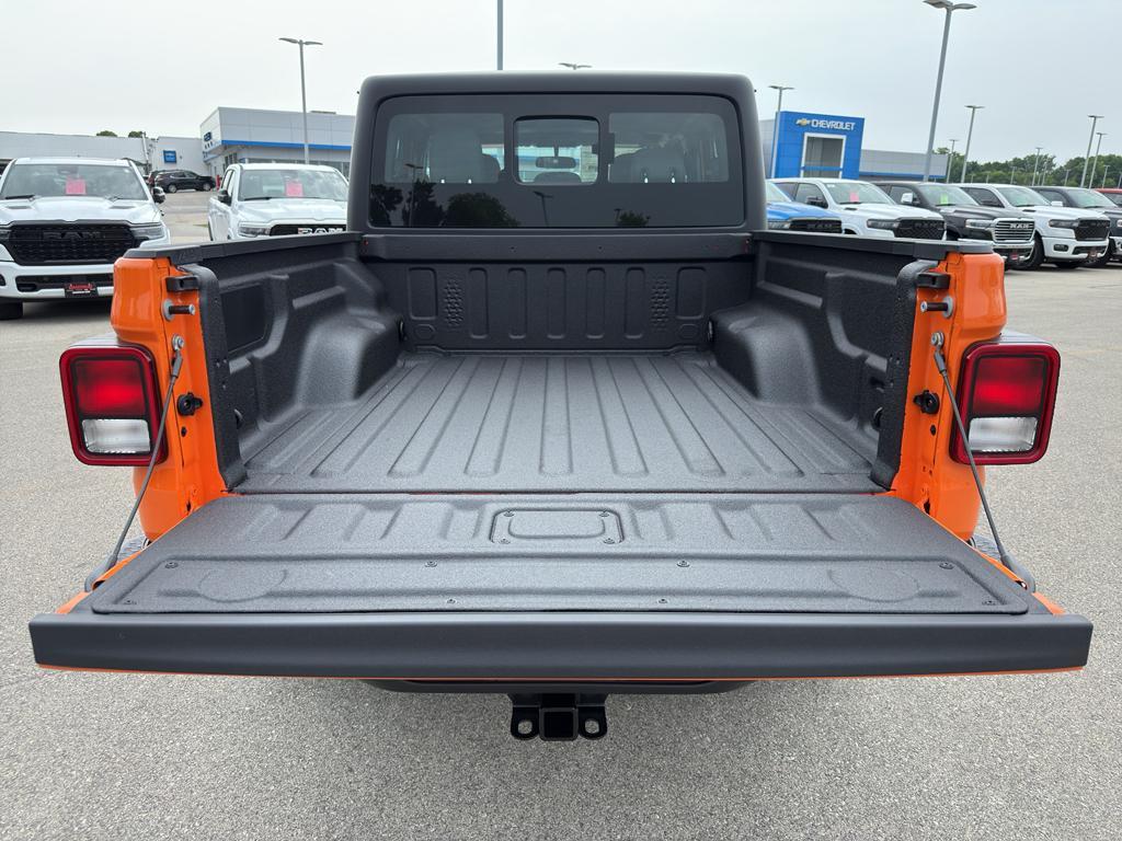 new 2025 Jeep Gladiator car, priced at $44,262