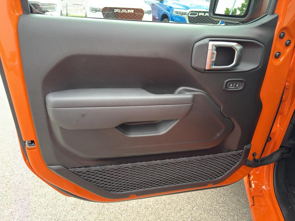 new 2025 Jeep Gladiator car, priced at $44,262
