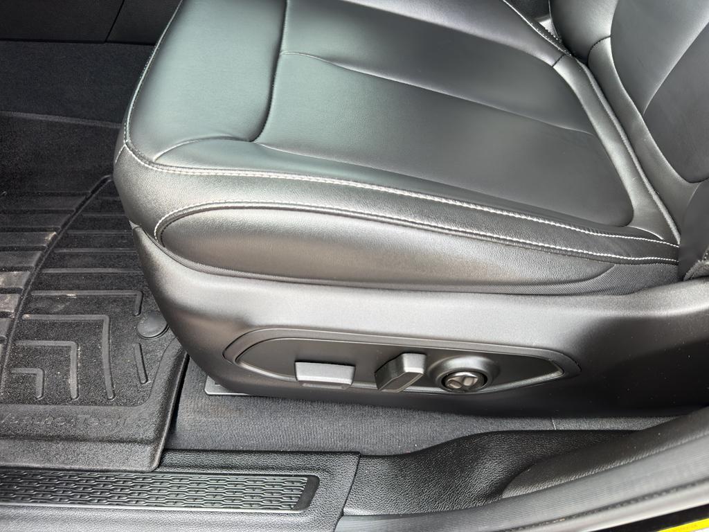 used 2024 Jeep Grand Cherokee car, priced at $39,795