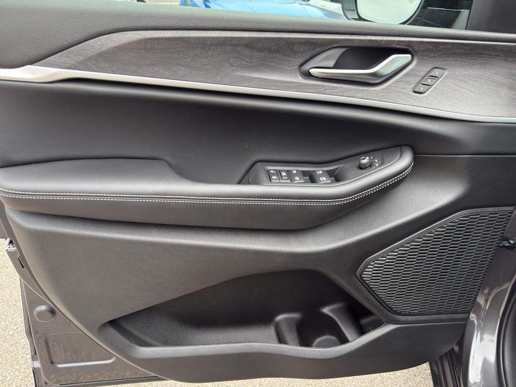 new 2025 Jeep Grand Cherokee L car, priced at $53,083