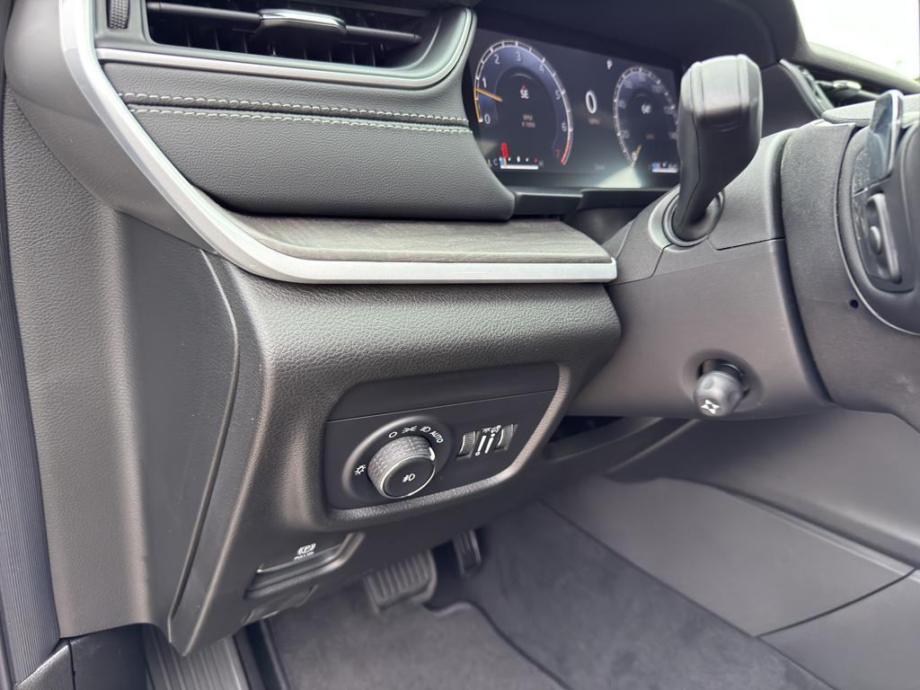 new 2025 Jeep Grand Cherokee L car, priced at $53,083