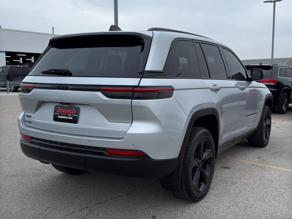 used 2022 Jeep Grand Cherokee car, priced at $32,995