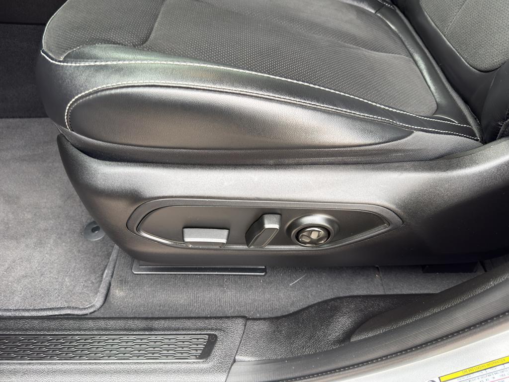 used 2022 Jeep Grand Cherokee car, priced at $32,995