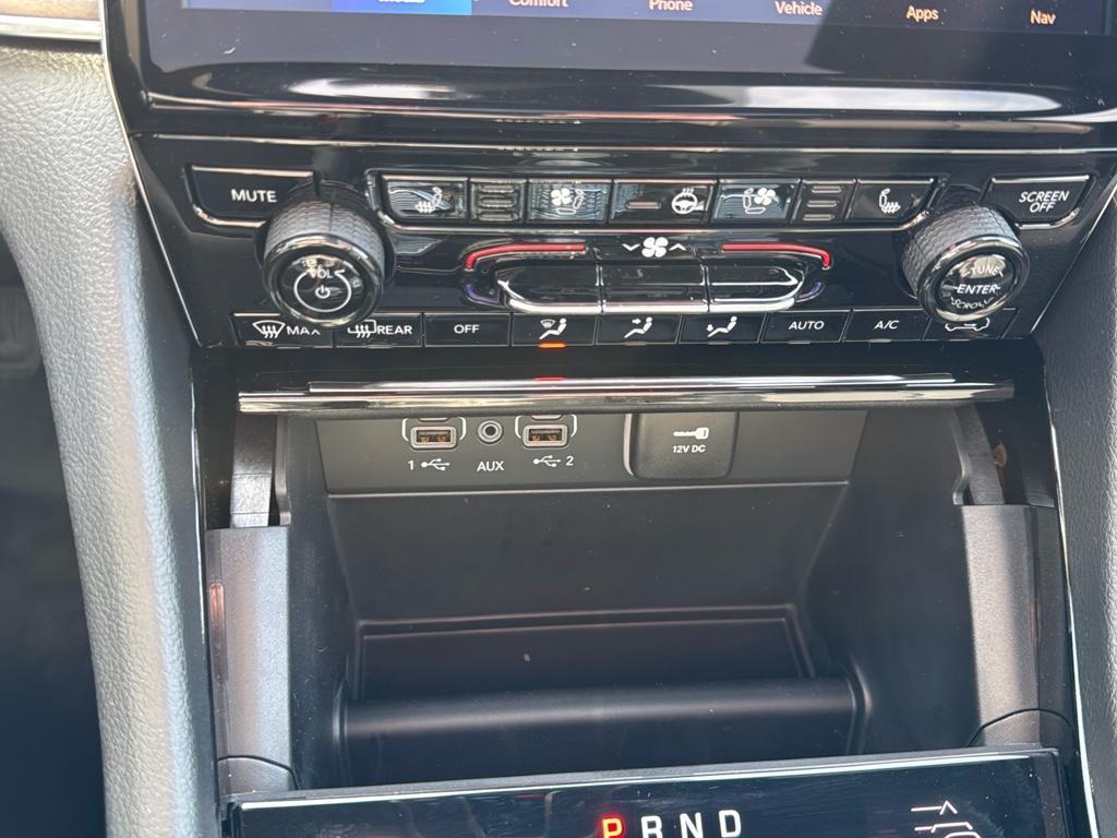 new 2025 Jeep Grand Cherokee L car, priced at $61,717