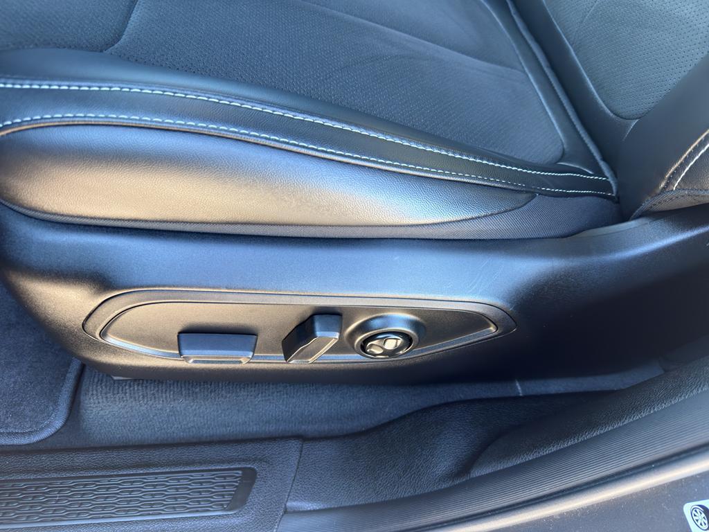 used 2025 Jeep Grand Cherokee L car, priced at $39,195