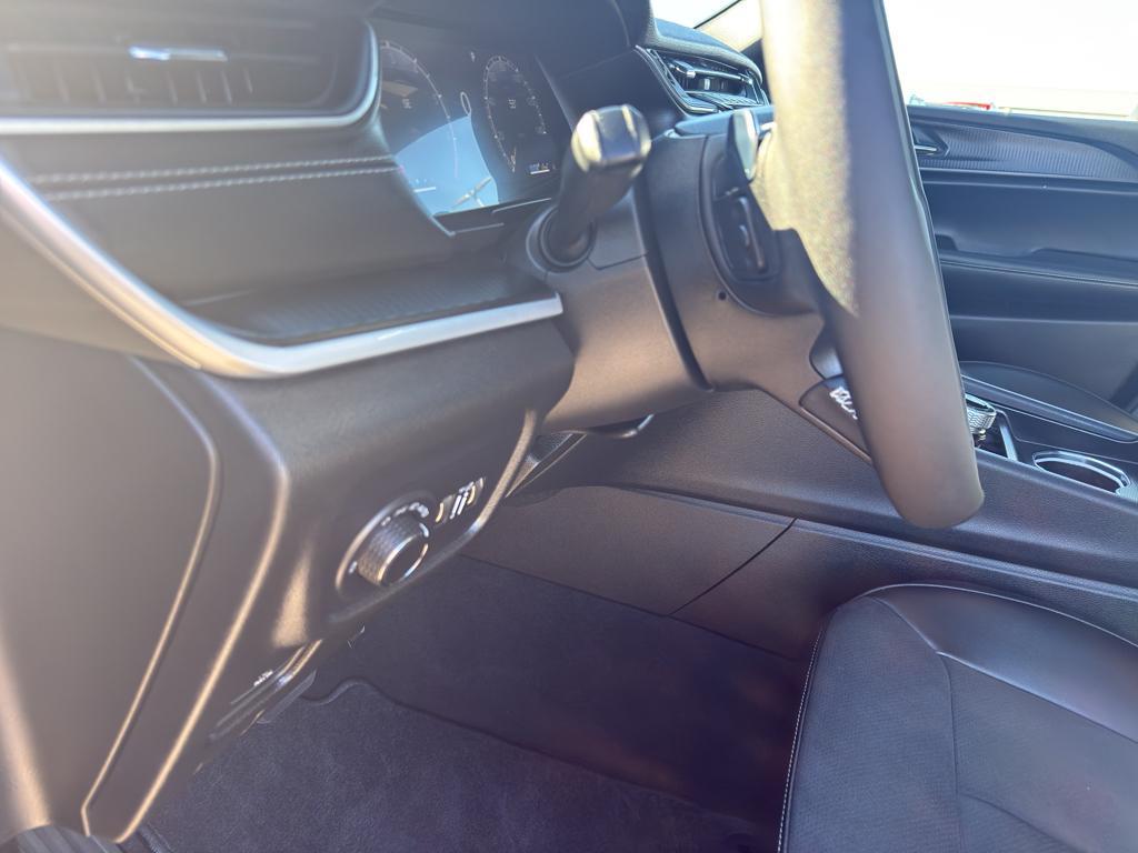 used 2025 Jeep Grand Cherokee L car, priced at $39,195