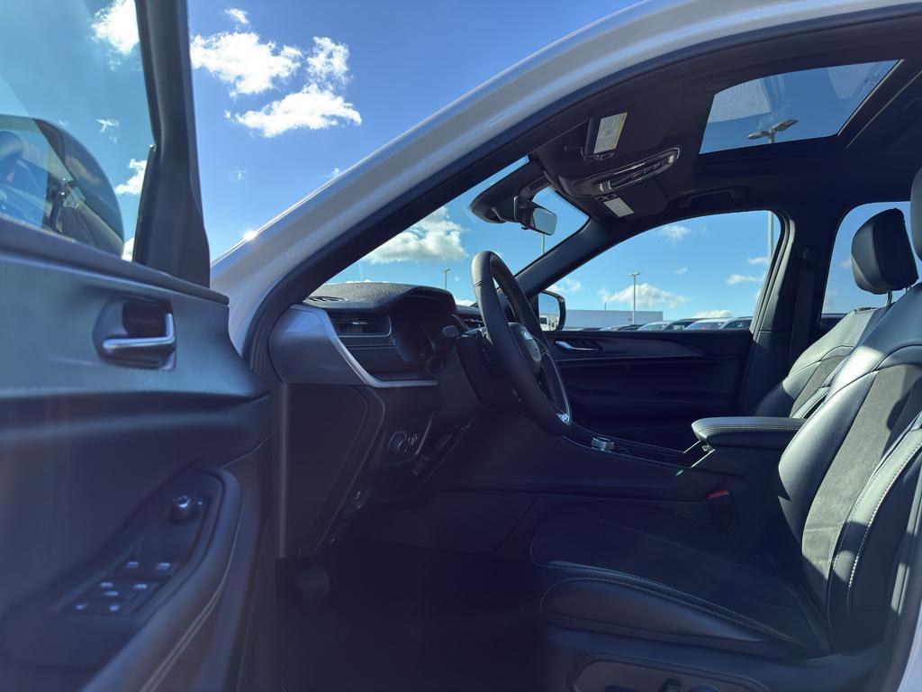 new 2025 Jeep Grand Cherokee L car, priced at $47,482