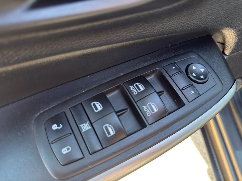 used 2020 Jeep Cherokee car, priced at $19,595