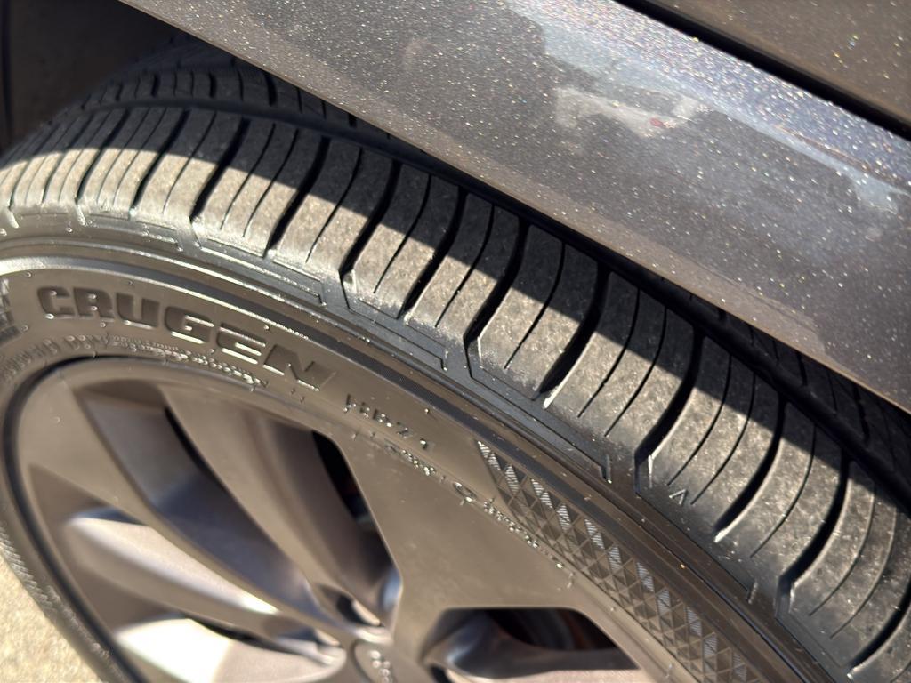 used 2020 Jeep Cherokee car, priced at $19,595