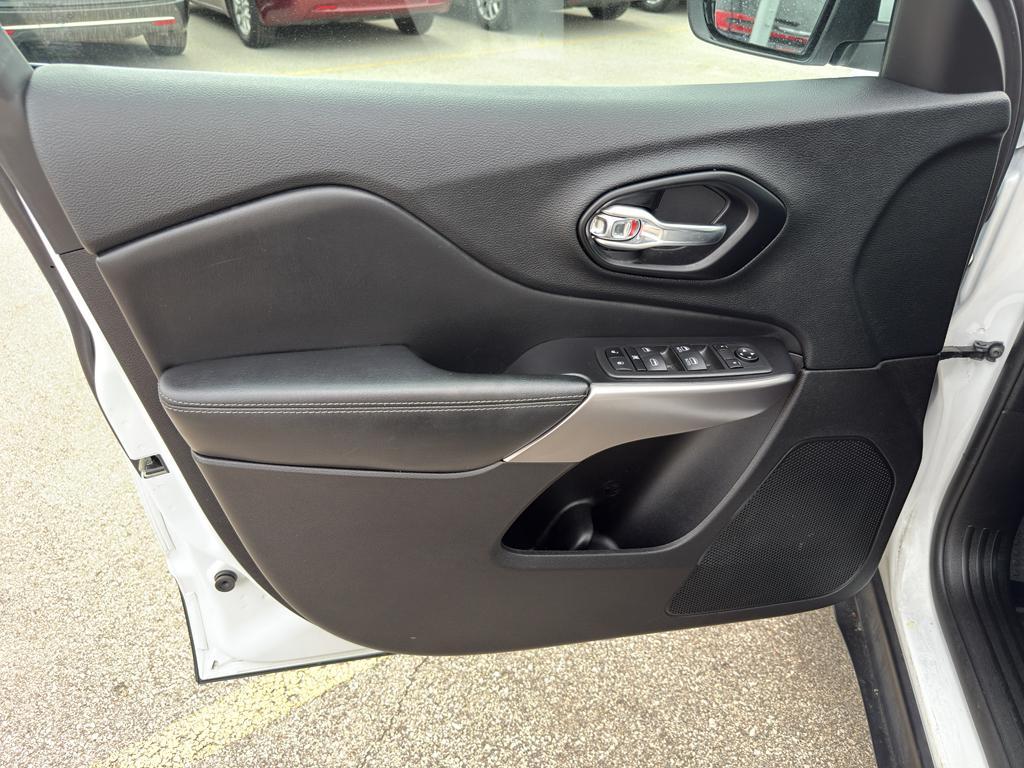 used 2021 Jeep Cherokee car, priced at $24,795