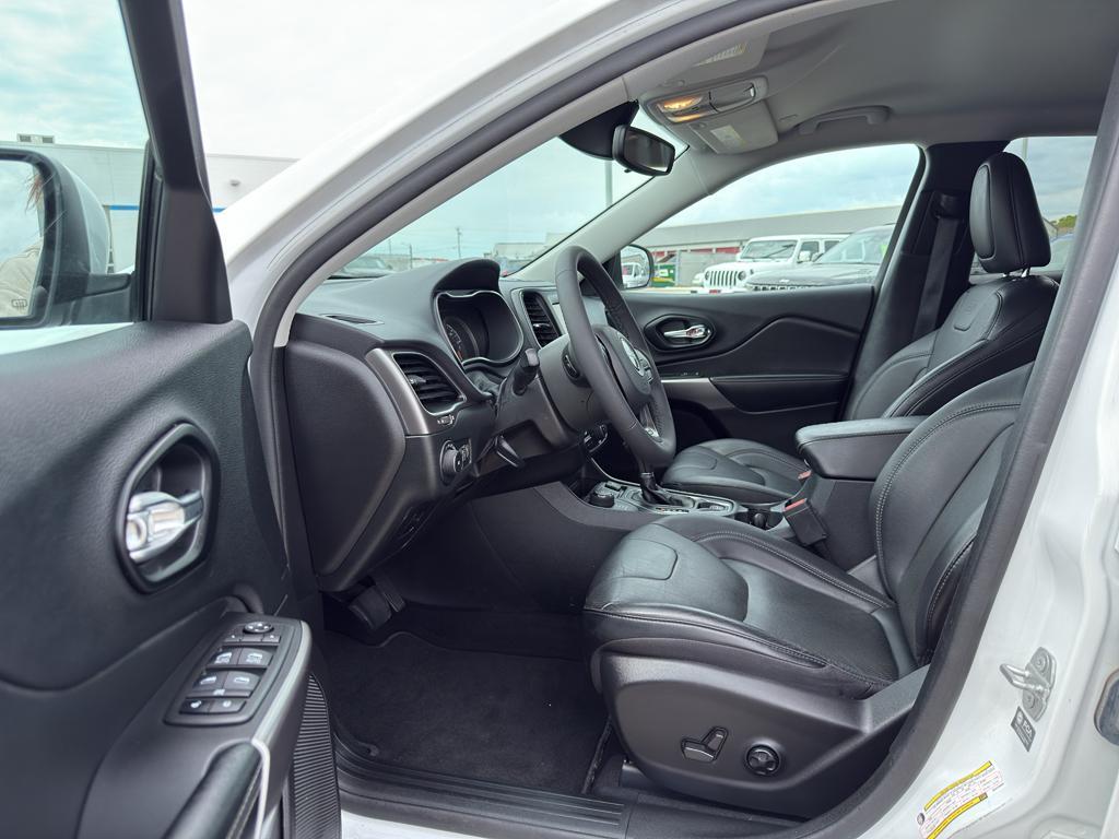 used 2021 Jeep Cherokee car, priced at $24,795