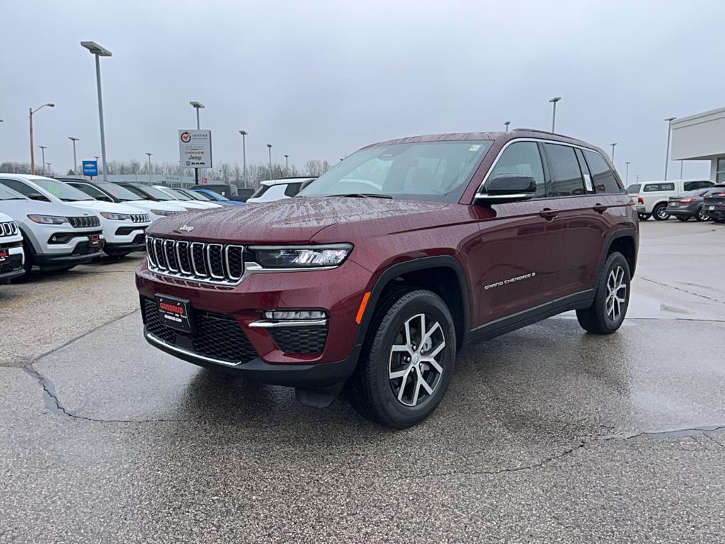 new 2025 Jeep Grand Cherokee car, priced at $48,701