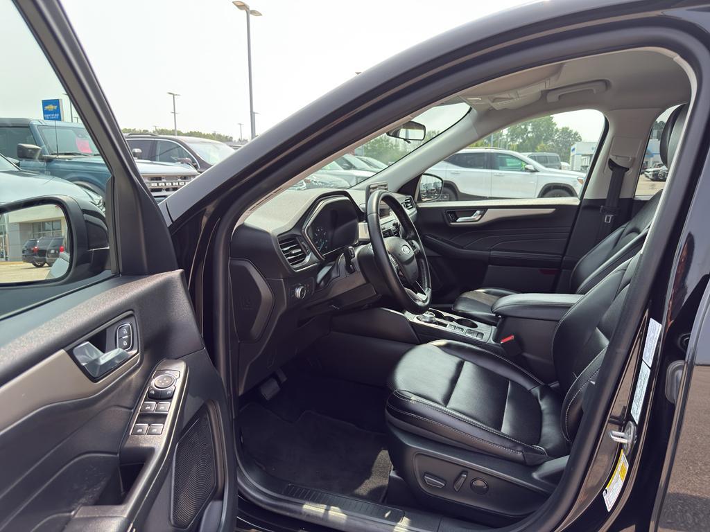 used 2022 Ford Escape car, priced at $25,495