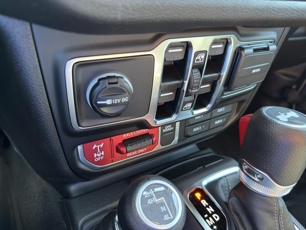 new 2025 Jeep Wrangler car, priced at $53,672