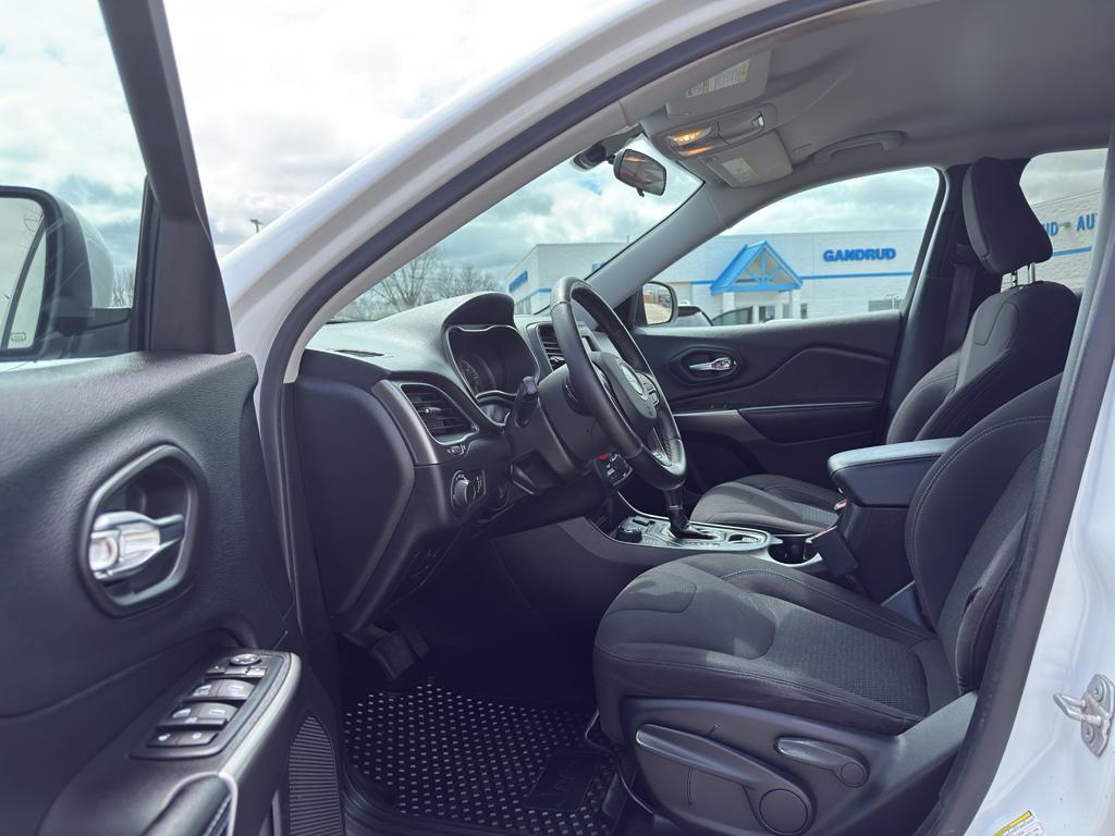 used 2020 Jeep Cherokee car, priced at $19,995