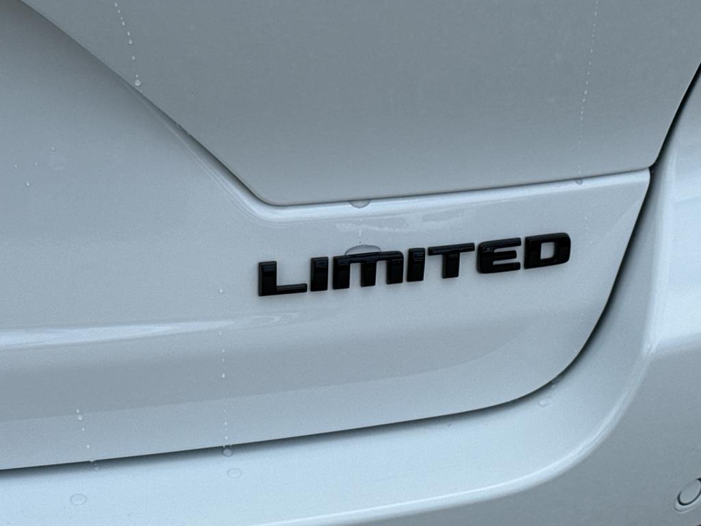 new 2025 Jeep Grand Cherokee car, priced at $55,662