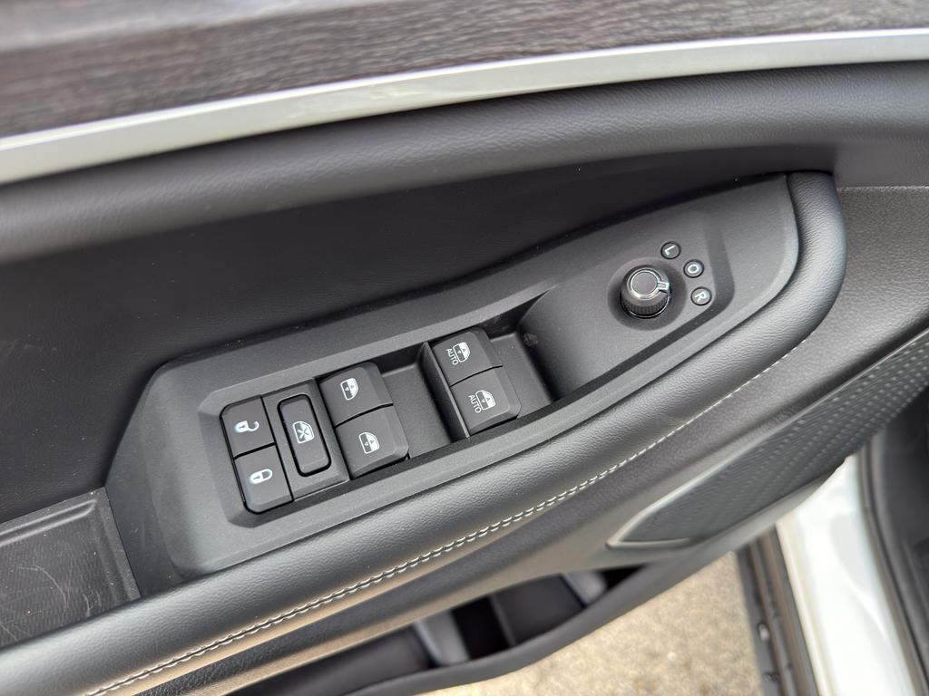 new 2025 Jeep Grand Cherokee car, priced at $55,662
