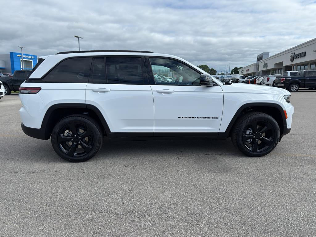 new 2025 Jeep Grand Cherokee car, priced at $55,662