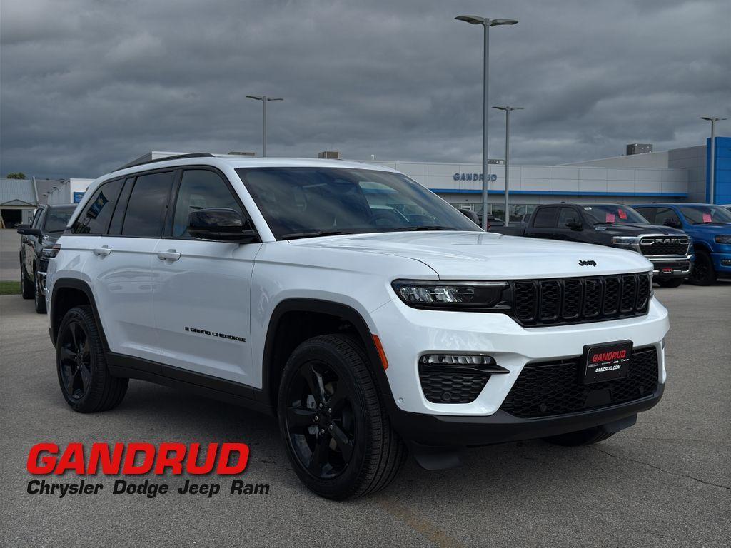 new 2025 Jeep Grand Cherokee car, priced at $55,662