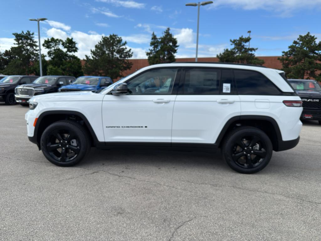 new 2025 Jeep Grand Cherokee car, priced at $55,662