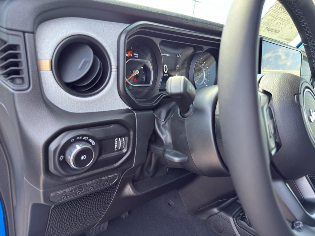 new 2025 Jeep Wrangler car, priced at $60,234