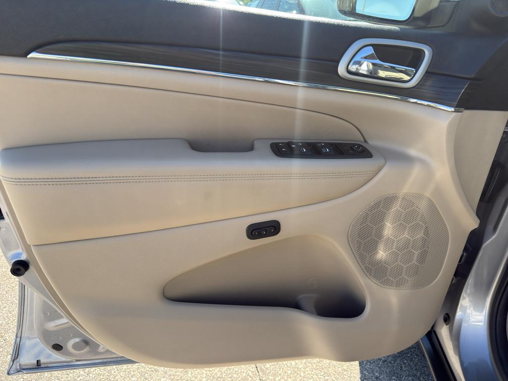 used 2021 Jeep Grand Cherokee car, priced at $23,995