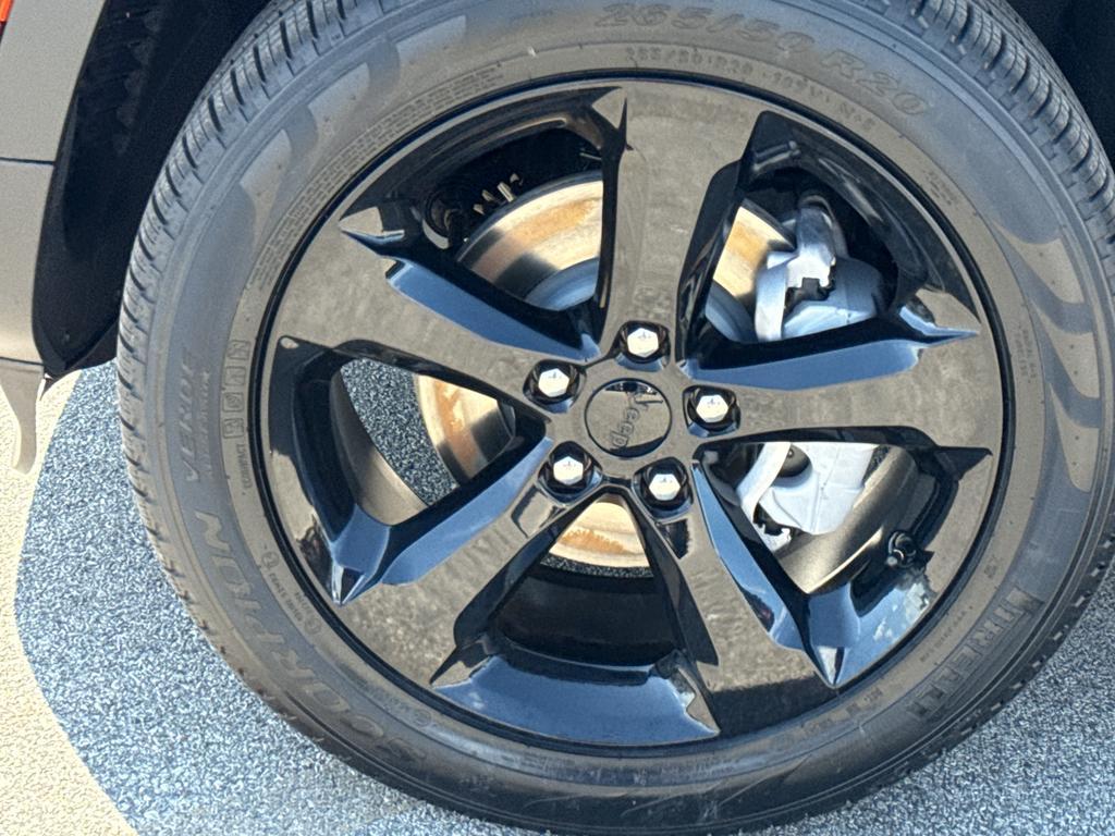 new 2025 Jeep Grand Cherokee car, priced at $55,998