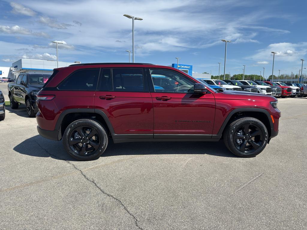 new 2025 Jeep Grand Cherokee car, priced at $55,998