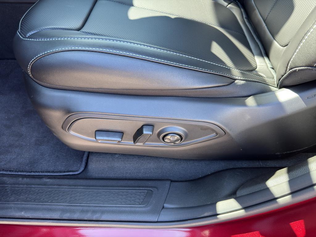 new 2025 Jeep Grand Cherokee car, priced at $55,998