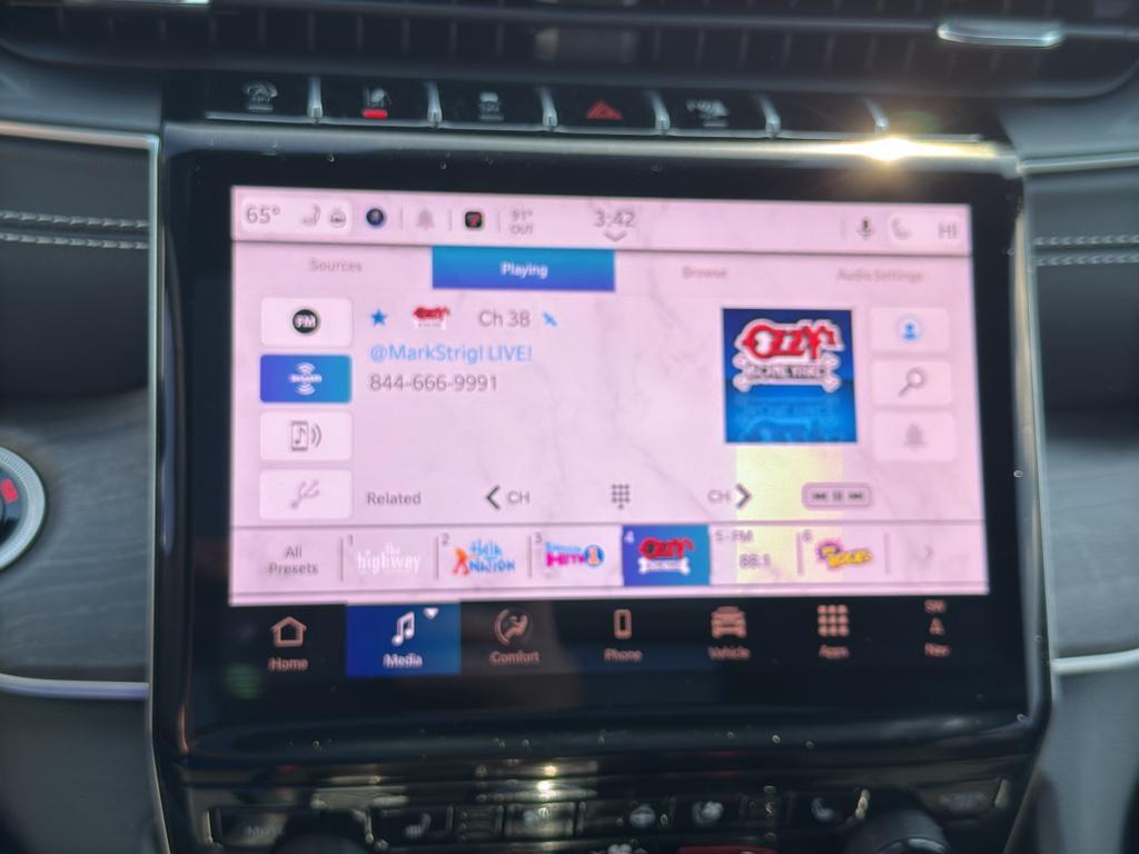 new 2025 Jeep Grand Cherokee car, priced at $55,998