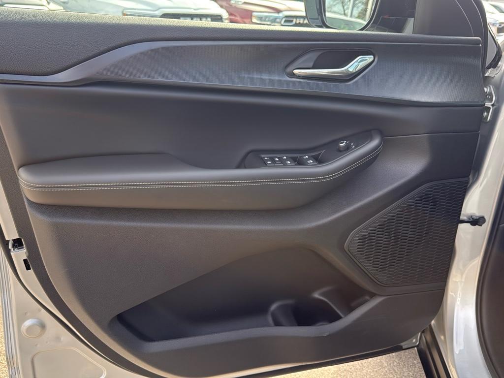 new 2025 Jeep Grand Cherokee L car, priced at $49,218