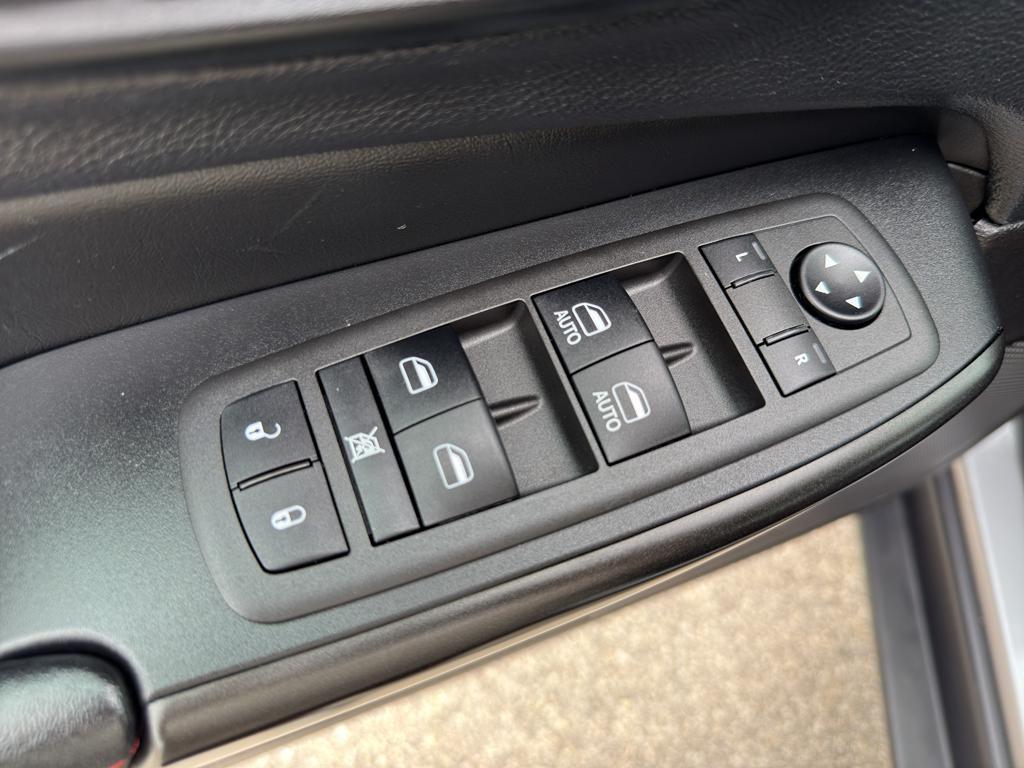 used 2022 Jeep Cherokee car, priced at $27,495