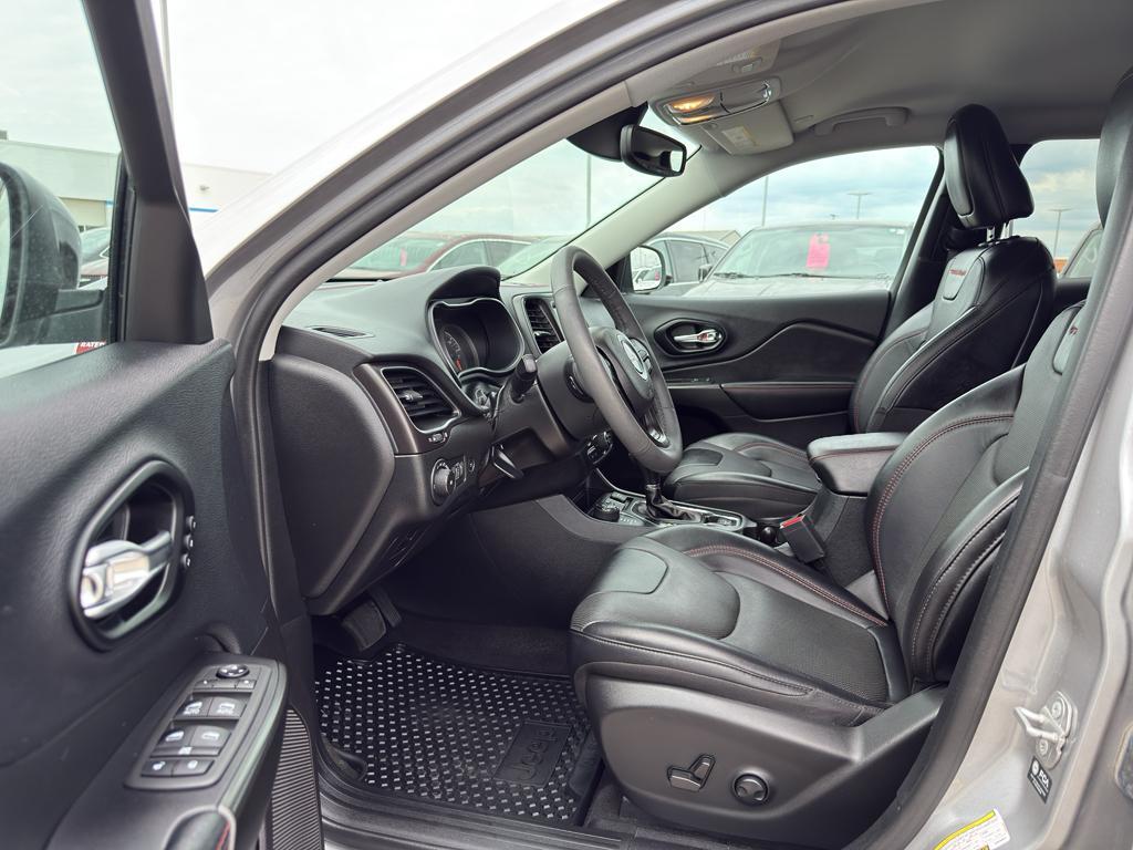 used 2022 Jeep Cherokee car, priced at $27,495