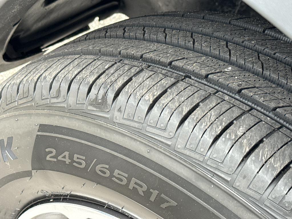 used 2022 Jeep Cherokee car, priced at $27,495