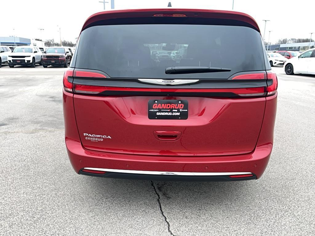 new 2025 Chrysler Pacifica car, priced at $43,721