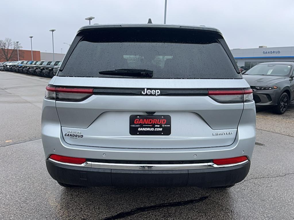 new 2025 Jeep Grand Cherokee car, priced at $48,701