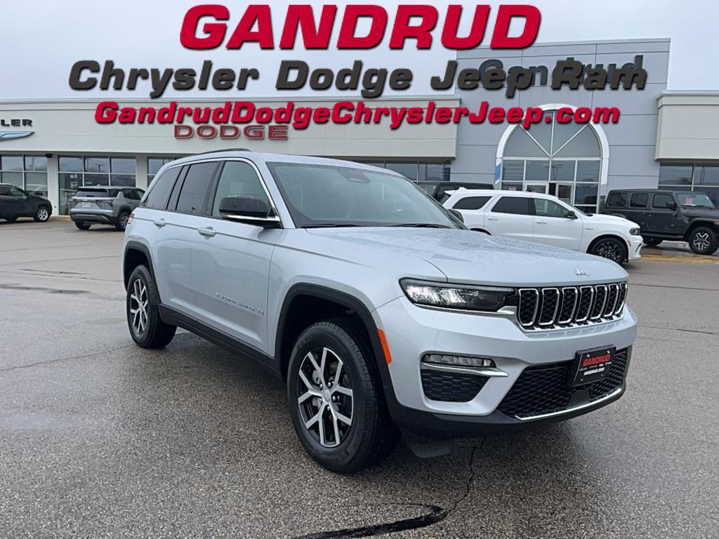 new 2025 Jeep Grand Cherokee car, priced at $49,499