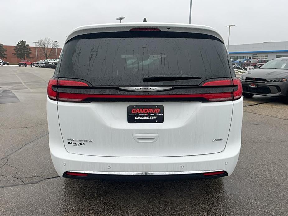 new 2025 Chrysler Pacifica car, priced at $47,345