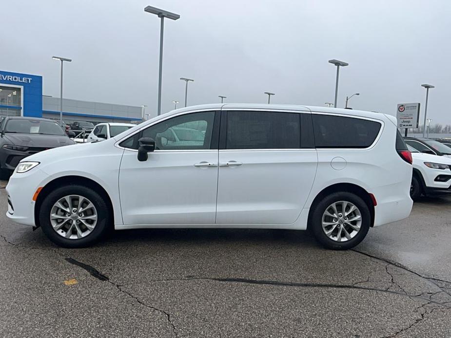 new 2025 Chrysler Pacifica car, priced at $47,345