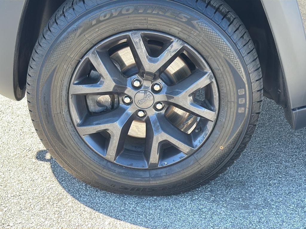 used 2020 Jeep Cherokee car, priced at $20,995
