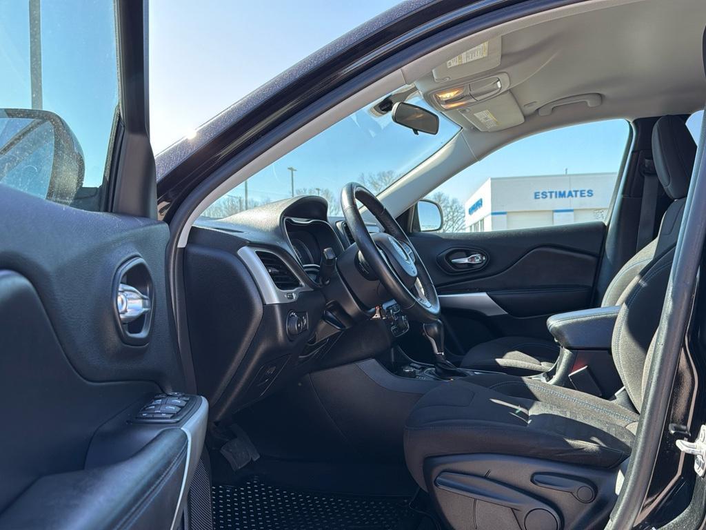 used 2020 Jeep Cherokee car, priced at $20,995