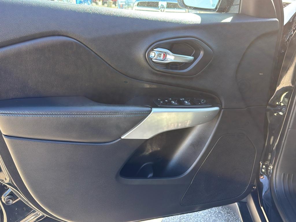 used 2020 Jeep Cherokee car, priced at $20,995