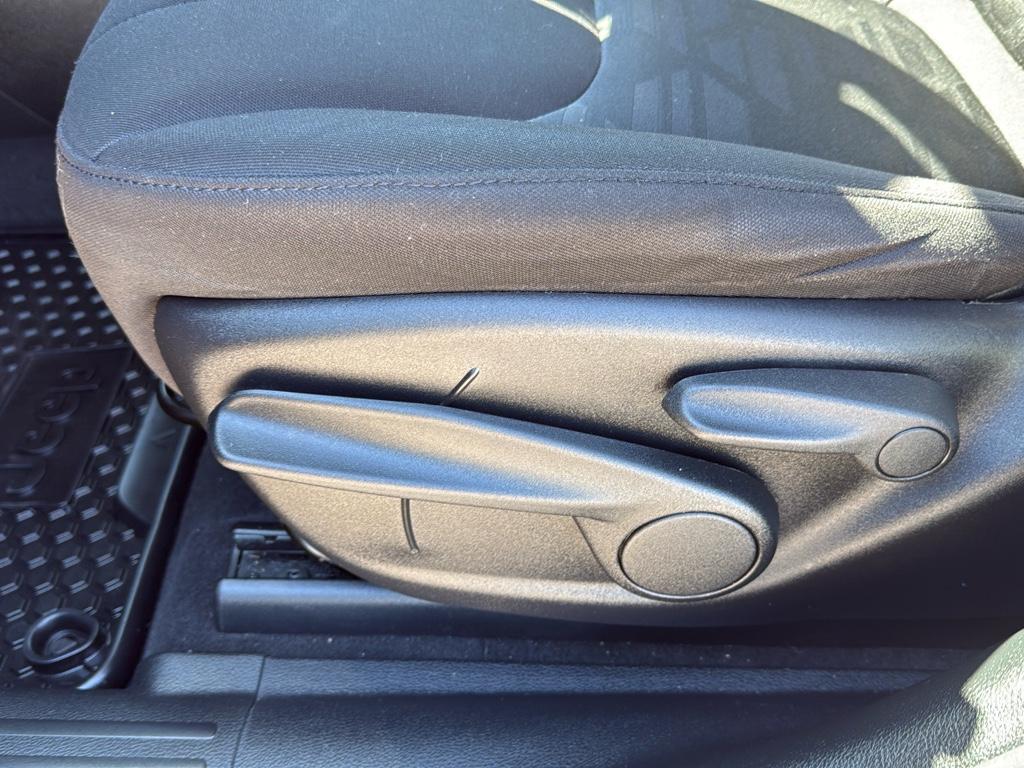 used 2020 Jeep Cherokee car, priced at $20,995