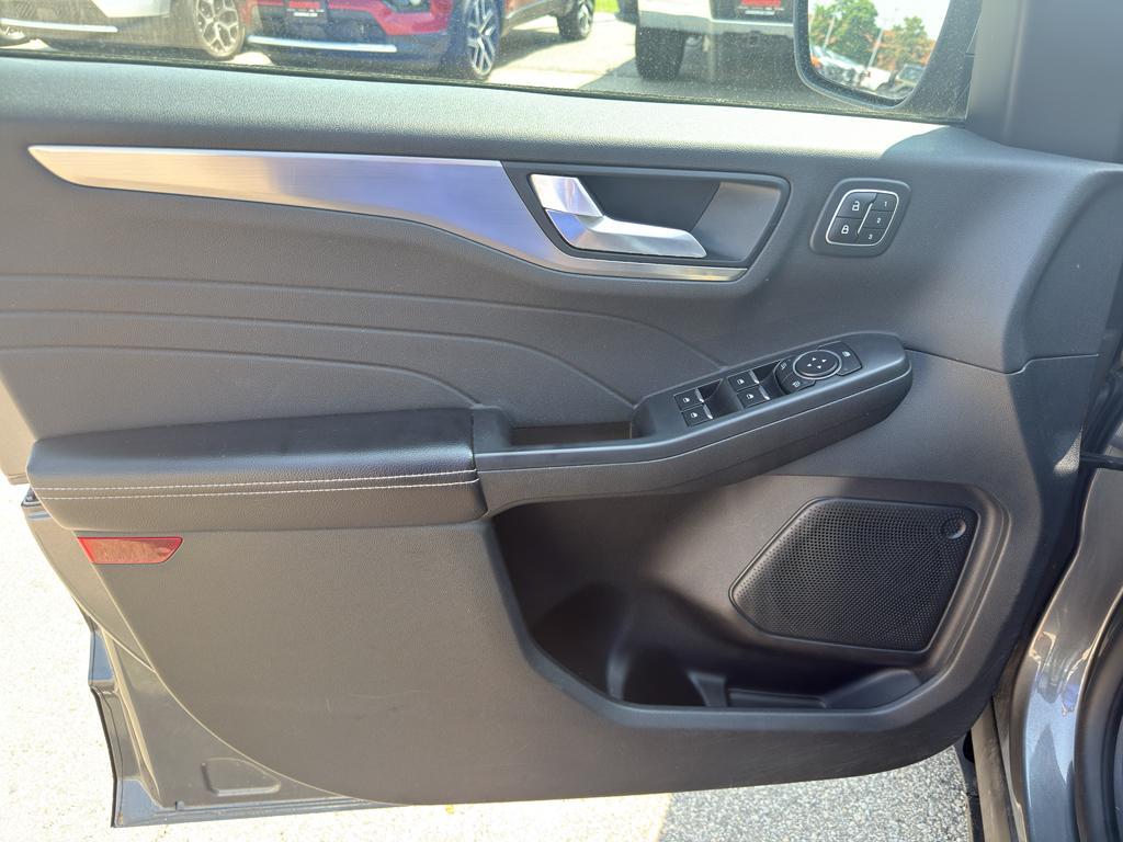 used 2022 Ford Escape car, priced at $25,895