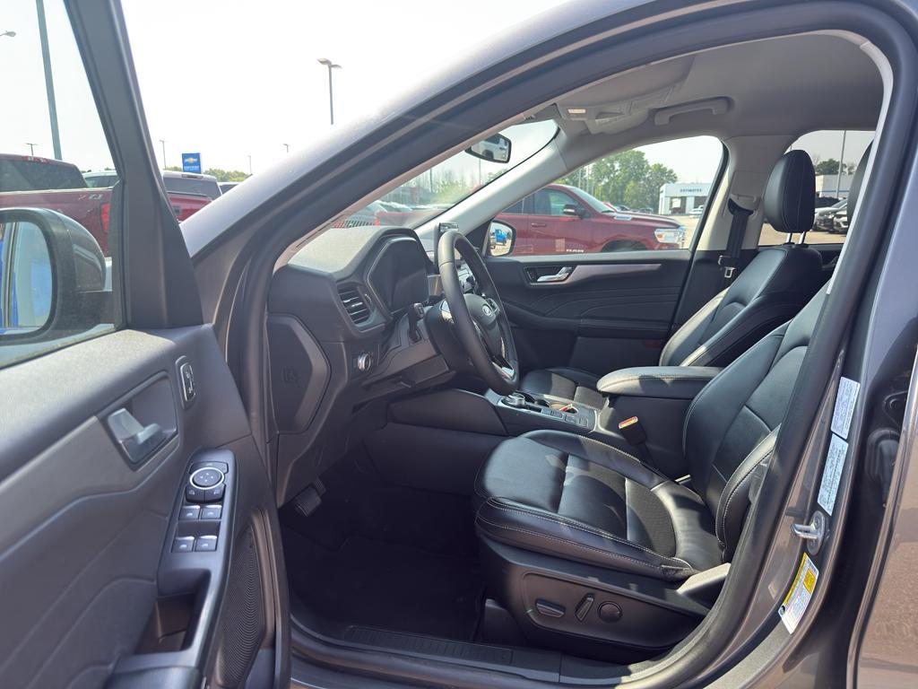 used 2022 Ford Escape car, priced at $25,895