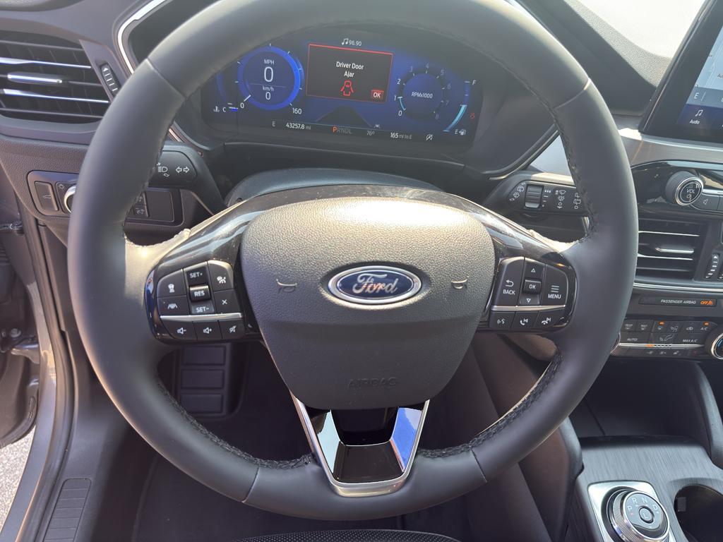 used 2022 Ford Escape car, priced at $25,895